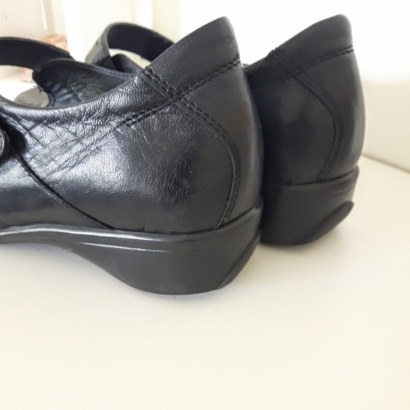 LEATHER Dromedaris Mary Jane Style Shoes. Black Velcro Closure Size 36 (6-6.5) - Picture 11 of 12